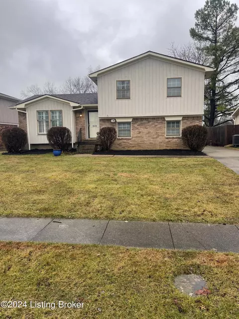 9210 Sue Helen Dr, Louisville, KY 40299