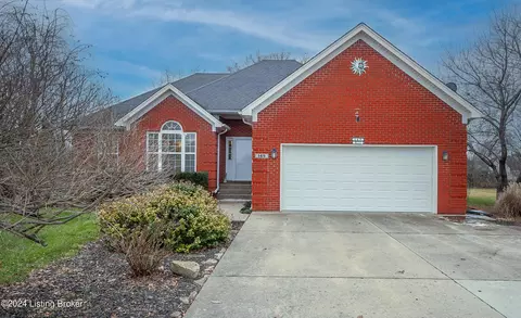 149 W Woodlake Cir, Mount Washington, KY 40047