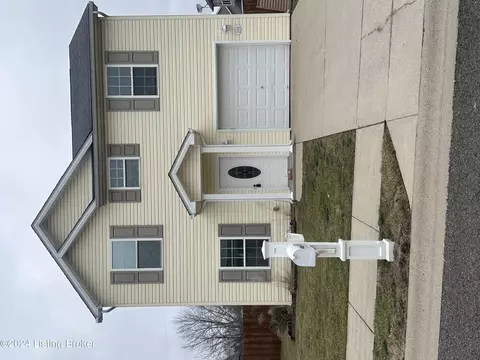 102 Arbor Meadow Ct, Radcliff, KY 40160
