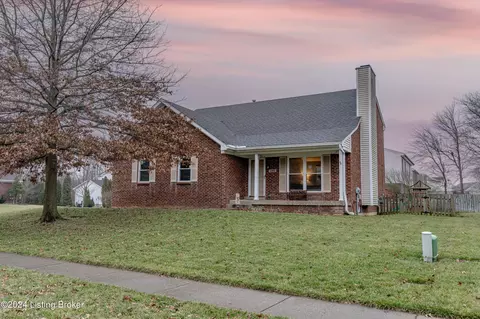 11801 Oak Bay Dr, Louisville, KY 40245