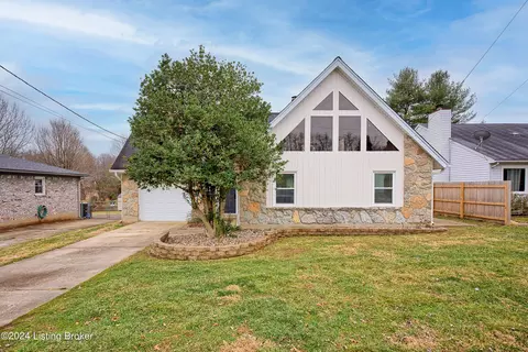 8408 Damascus Cir, Louisville, KY 40228
