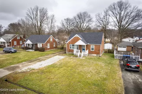 8261 Blake Ln, Louisville, KY 40258