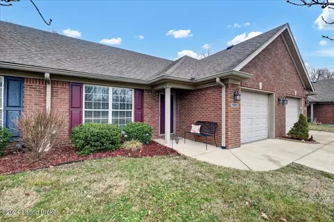 5805 Shepherd Crossing Dr, Louisville, KY 40219
