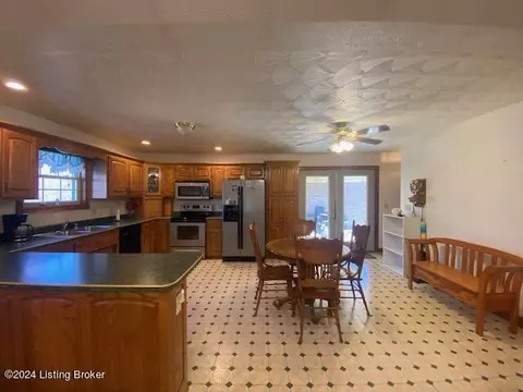 9143 Loretto Rd, Loretto, KY 40037 photo 8