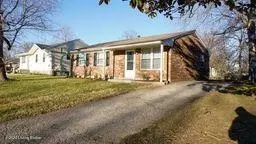 5212 Robinwood Rd, Louisville, KY 40218
