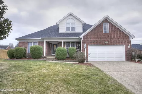 6704 Grandfield Rd, Louisville, KY 40258