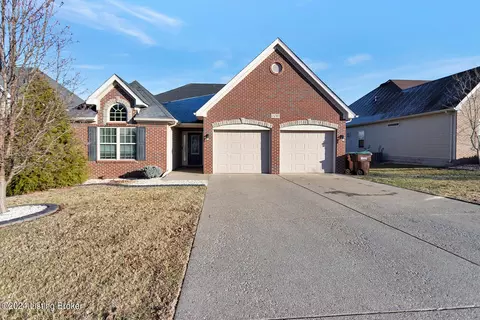 11703 English Meadow Dr, Louisville, KY 40229