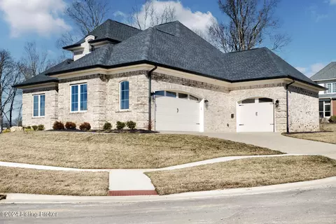 2001 Lakeview Villas Pl, Louisville, KY 40245