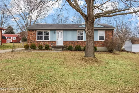 6819 Village Green Blvd, Pewee Valley, KY 40056