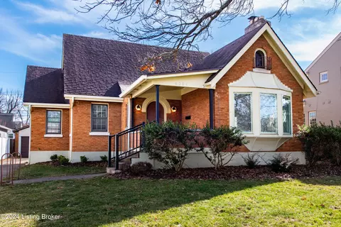 4004 Saint Ives Ct, Louisville, KY 40207