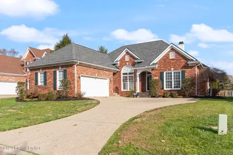 10111 Ivybridge Cir, Louisville, KY 40241