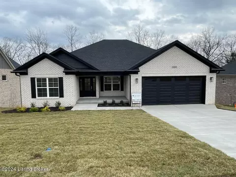 416 Bluffs Edge Dr, Mount Washington, KY 40047