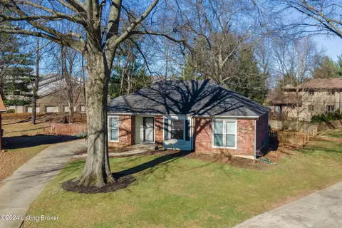 8701 Bards Ct, Louisville, KY 40299