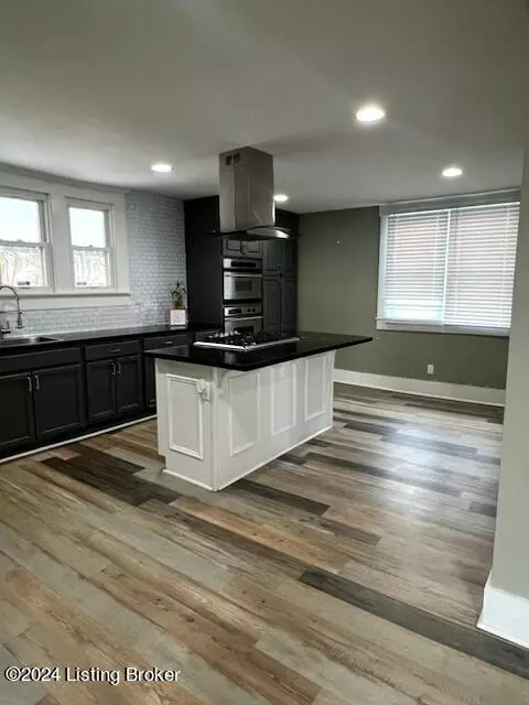 636 Rawlings St, Louisville, KY 40217
