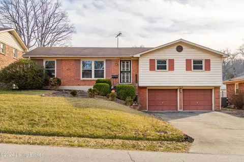 1538 Knight Rd, Louisville, KY 40216