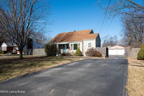 2225 Peaslee Rd, Louisville, KY 40216