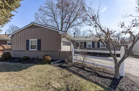 4304 Lynnbrook Dr, Louisville, KY 40220