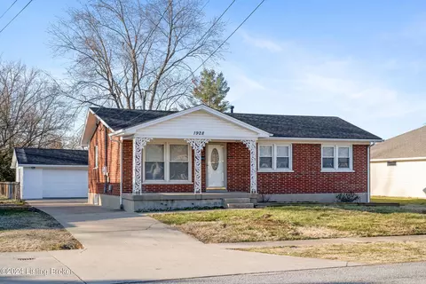 1928 White Oak Ln, Louisville, KY 40216