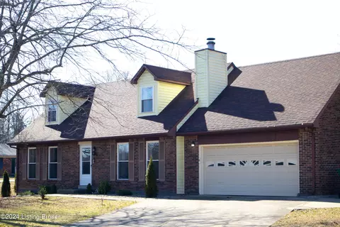 1370 Darlene Ct, Radcliff, KY 40160
