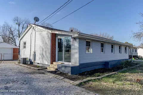 6112 Theiler Ln, Louisville, KY 40229