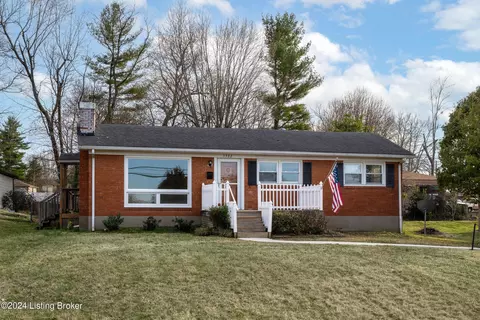 5902 Colebrooke Ln, Louisville, KY 40219