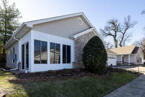 5106 Southern Charm Ln, Louisville, KY 40219