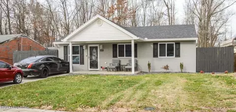 717 Glengarry Dr, Fairdale, KY 40118