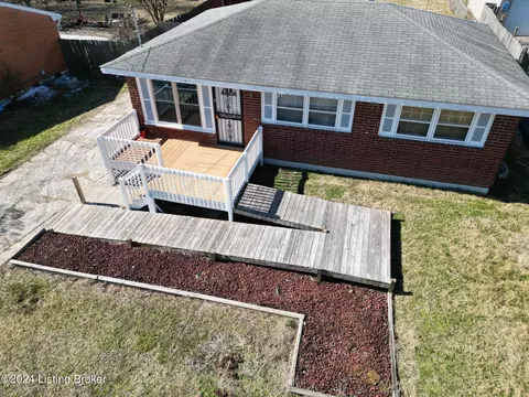 9528 Maple Rd, Louisville, KY 40229