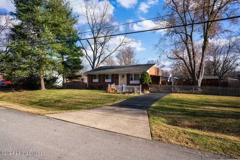 8011 Conifer Dr, Louisville, KY 40258