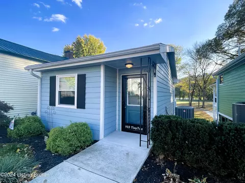 923 W First St, Madison, IN 47250