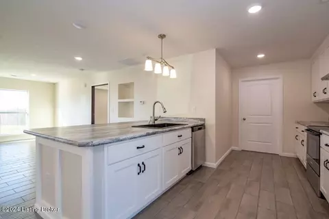 Kitchen - 1320 Arnold School Rd, Webster, KY 40176 photo 4 of 8