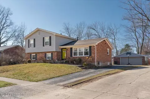 2300 Steeplechase Dr, Louisville, KY 40299