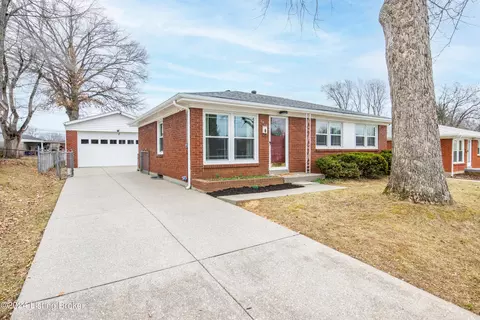 3510 Saint Edwards Dr, Louisville, KY 40299