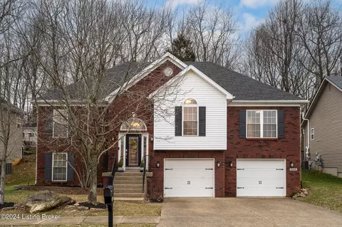 5006 Flora Springs Cir, Louisville, KY 40299