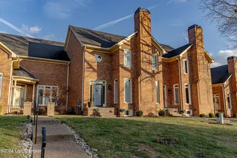 7934 Grenoble Ln, Prospect, KY 40059