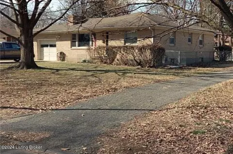 2217 Paris Dr, Louisville, KY 40218
