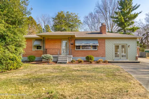 2 Lynn Lea Ct, Louisville, KY 40216
