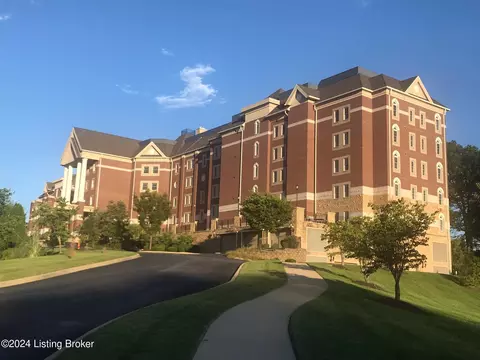 1300 Cardinal Dr #302, Louisville, KY 40213