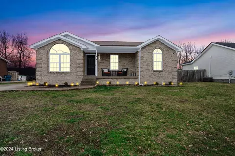 478 River Oaks Dr, Shepherdsville, KY 40165