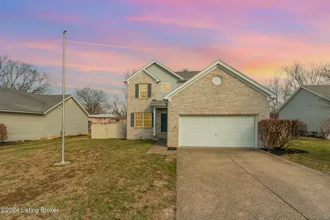 7709 Bridlewood Pl, Louisville, KY 40228
