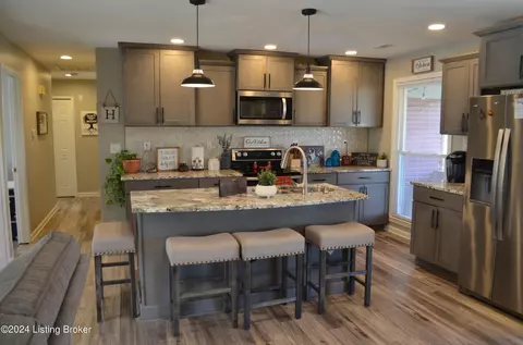 2126 Drennon Rd, New Castle, KY 40050