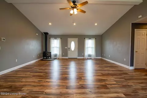 Living - 1674 Weldon Loop Rd, Upton, KY 42784 photo 2 of 3