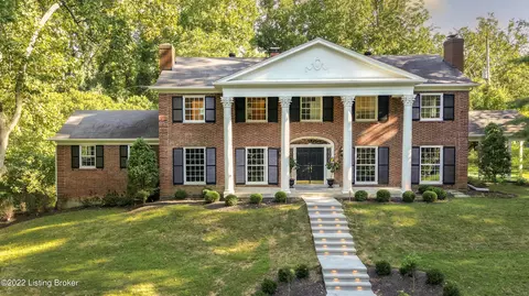 5700 River Knolls Dr, Louisville, KY 40222