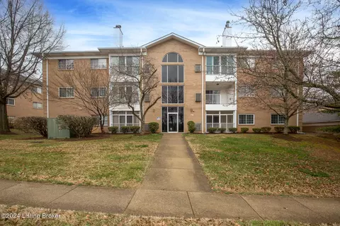 8508 Atrium Dr #1105, Louisville, KY 40220