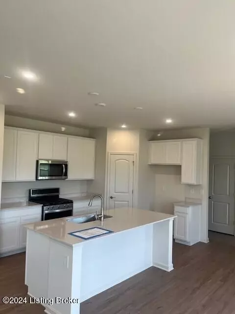 Kitchen - 4119 Cobblestone Ln, La Grange, KY 40031 photo 1 of 8