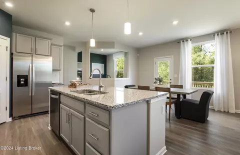 Kitchen - 4119 Cobblestone Ln, La Grange, KY 40031 photo 7 of 8