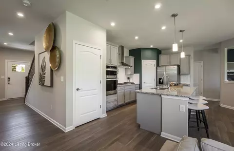 Kitchen - 4119 Cobblestone Ln, La Grange, KY 40031 photo 3 of 8