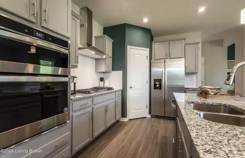 Kitchen - 4119 Cobblestone Ln, La Grange, KY 40031 photo 5 of 8