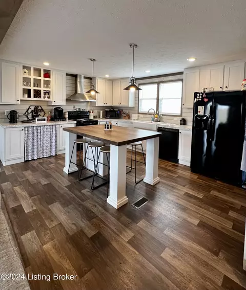 Kitchen - 1759 Stringtown Rd, Corinth, KY 41010 photo 1 of 2
