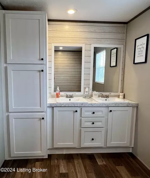 Bath - 1759 Stringtown Rd, Corinth, KY 41010 photo 3 of 4